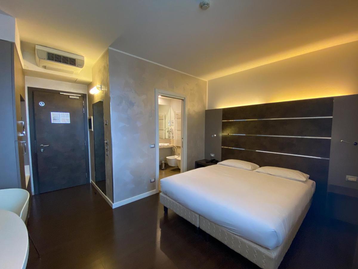 Cavallo Hotel Noventa Di Piave Esterno foto