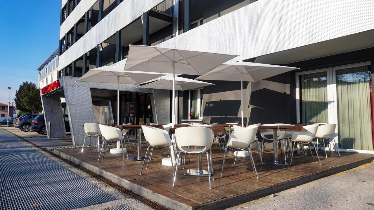 Cavallo Hotel Noventa Di Piave Esterno foto