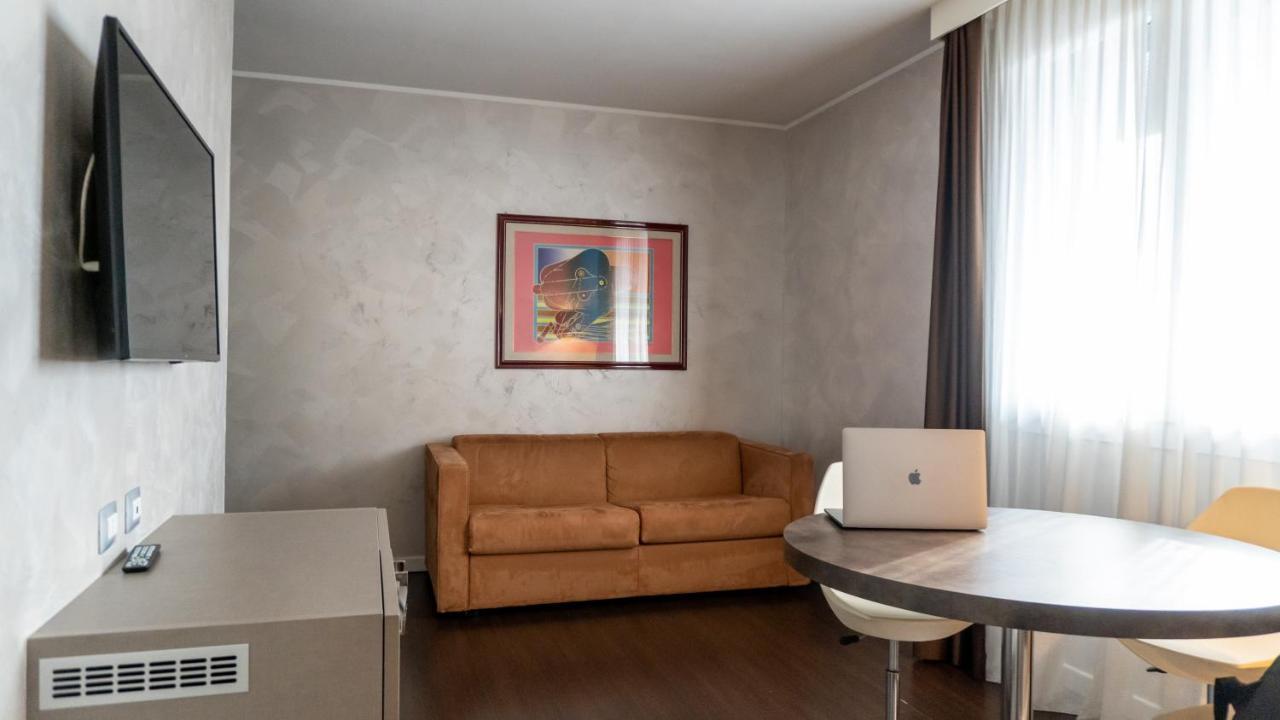 Cavallo Hotel Noventa Di Piave Esterno foto