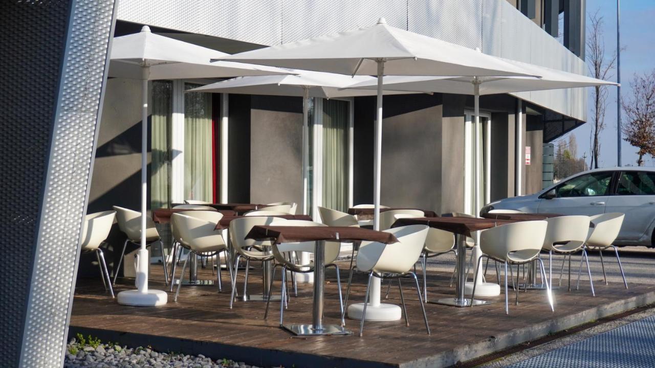 Cavallo Hotel Noventa Di Piave Esterno foto